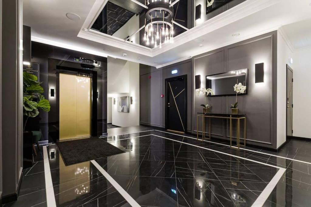 Urban-Glam City Centre Studio With A Gym And Terrace Tallin Zewnętrze zdjęcie